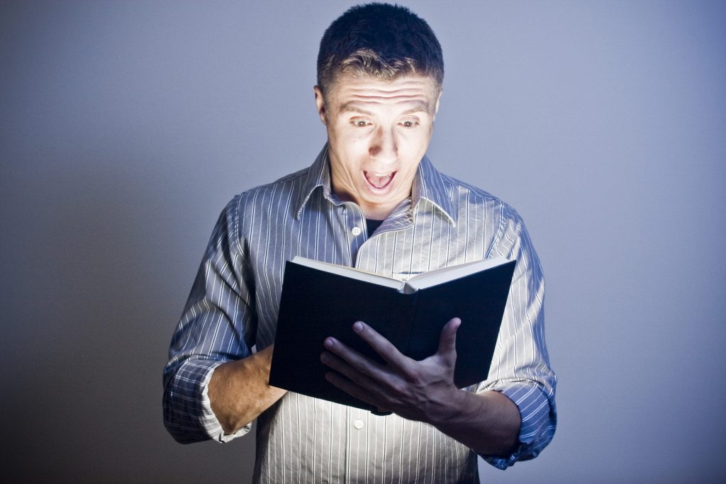 mantener entretenido al lector